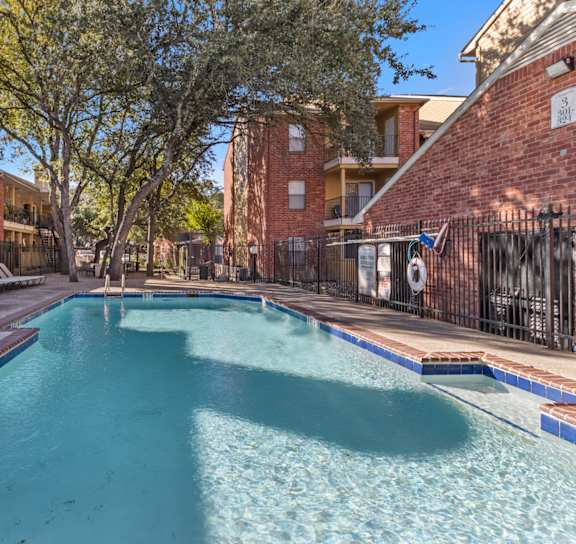 the preserve at ballantyne commons pool and resort style buildings