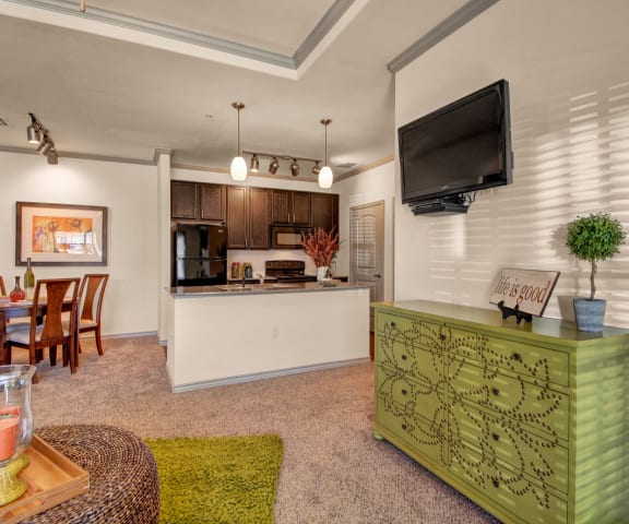 Liberty Pointe Apartments in Kennington – 6600 SE 74th Street