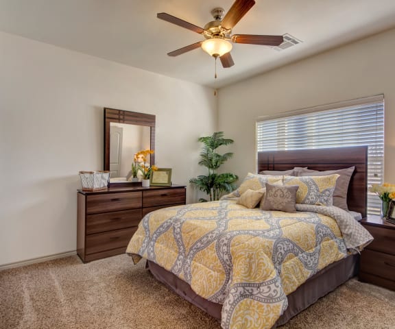 Liberty Pointe Apartments in Kennington – 6600 SE 74th Street