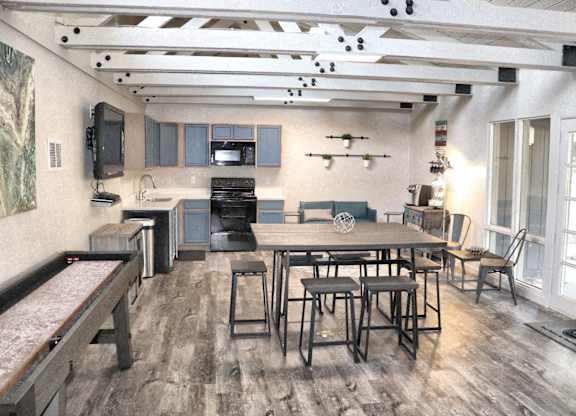 Clubhouse, Kitchen