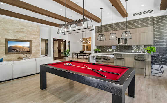 Spacious and Grassy Courtyard