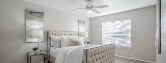 Large dreamy bedroom at Garden Park, Irving