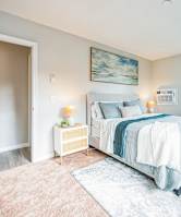 additional photo for property listing at chic digs with room to stretch out in the village 22 car