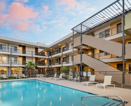 Pool at Streamliner 16th Apartments in Phoenix