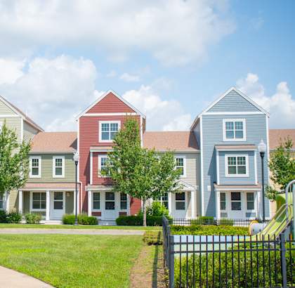 a row of houses in a suburban neighborhood