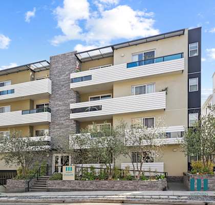 Dorothy Village by Wiseman