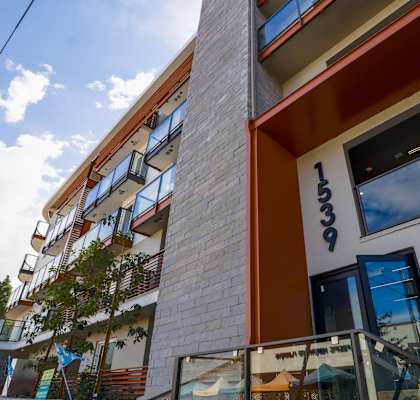 the building in which the hotel is located