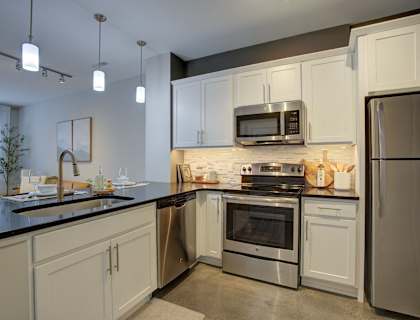 Kitchen in Lansing, MI Apartments | The Vista at the Heights Apartments near Eastwood Towne Center