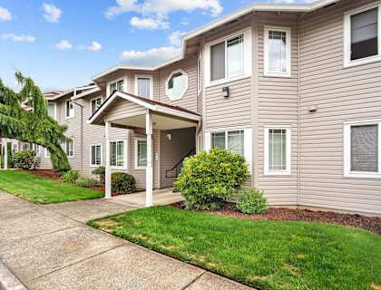 Gilhurst Apartments in Portland, Oregon Exterior