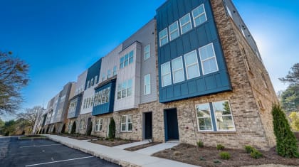 Henley Avondale Apartments in Avondale Estates GA