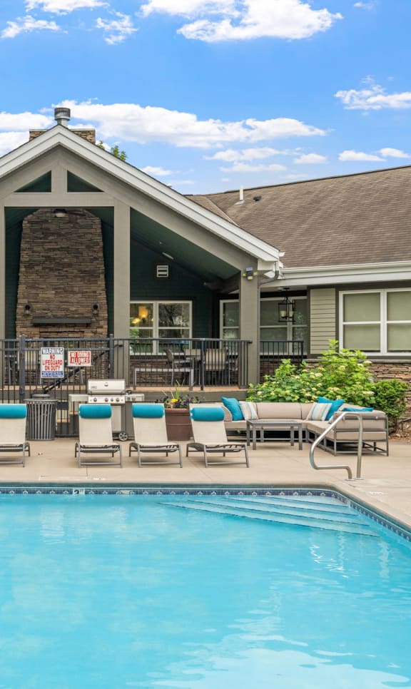 Pool & Sundeck