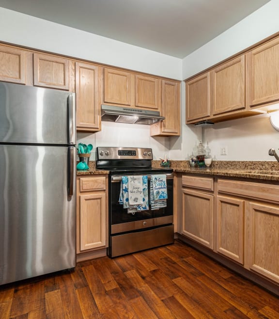 Dining Area at Prentiss Pointe Apartments in Harrison Township, Michigan