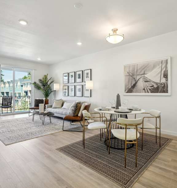 Dining And Living Area at Holmes Park Townhomes, Oregon City, OR, 97045