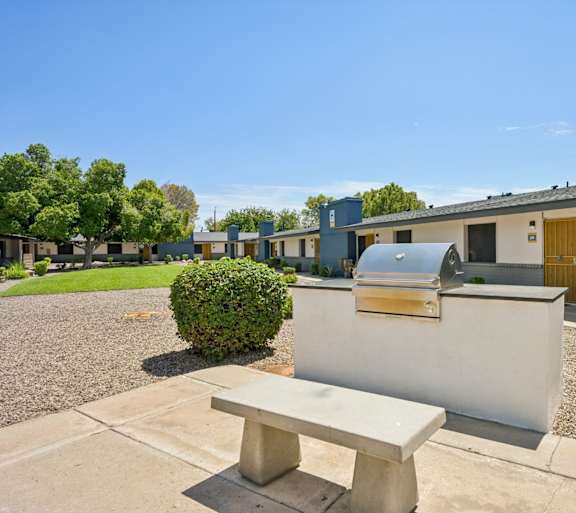 Outdoor space for BBQ at Connect on University, Mesa, AZ, 85203