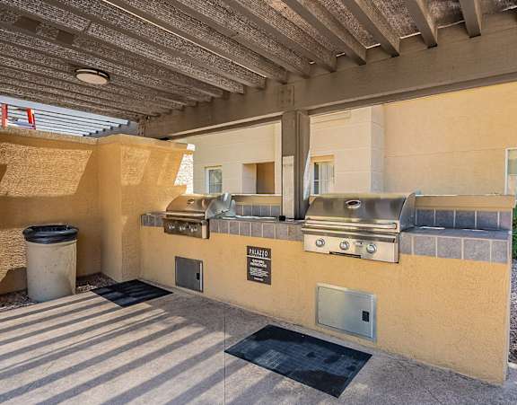 Grill Stations at Palazzo Townhomes, Phoenix
