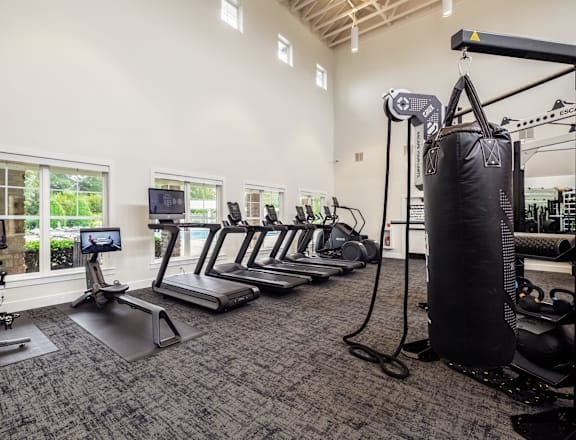 the gym at the preserve at polk apartments