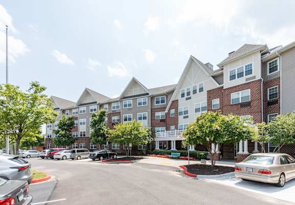 exterior view at the bradley braddock road station apartments