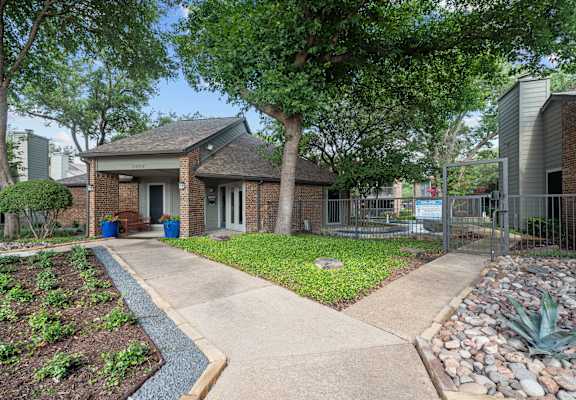 the preserve at ballantyne commons apartment patio