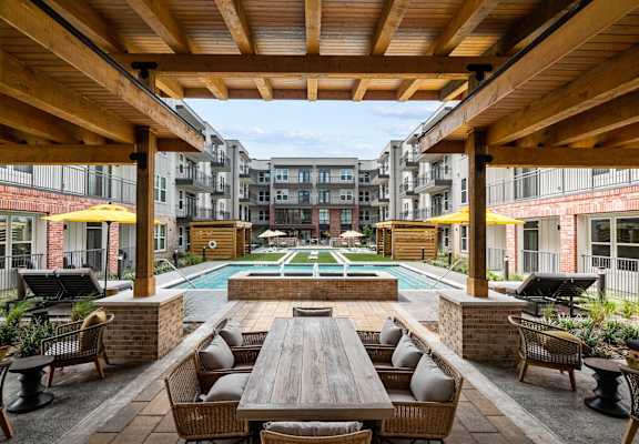 Lenox Bayside Poolside Lounge