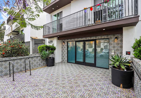 the building in which the apartment is located