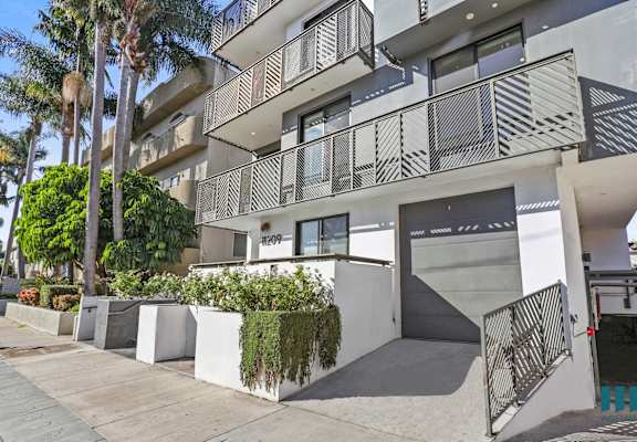 the building in which the apartment is located