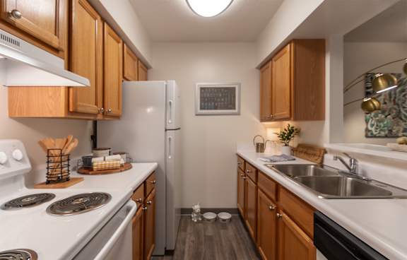 Fully Equipped Kitchen at Village East Apartments, Franklin, OH