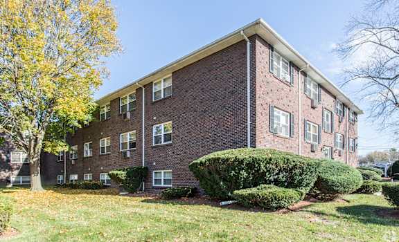 Hallmark Northwood - Apartments in Lowell, MA from Heritage Properties - Hallmark Northwood Studios, One-Bedroom, Two-Bedroom Apartments 