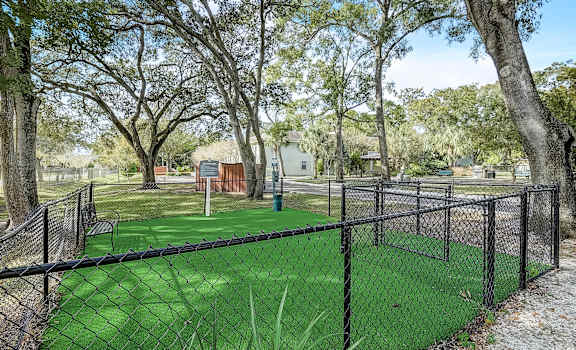 Pet Park at Fernwood Grove Apartments, Tampa, Florida