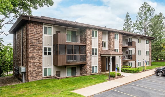 Lake Forest Apartments in Muskegon, Michigan Exterior 