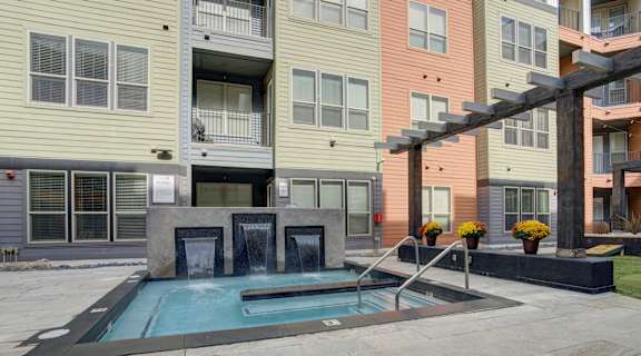 Hot tub in Lansing, MI Apartments | The Vista at the Heights Apartments near Eastwood Towne Center