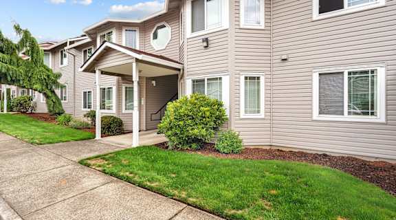 Gilhurst Apartments in Portland, Oregon Exterior