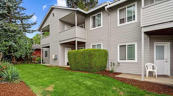 Gilhurst Apartments in Portland, Oregon Exterior