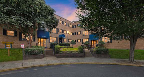 Apartments in Deanwood D C Huntwood Courts