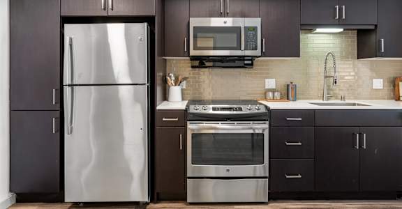 Modern Kitchen at G12 Apartments in Los Angeles, CA 90015