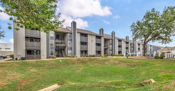 the preserve at ballantyne commons apartments exterior view