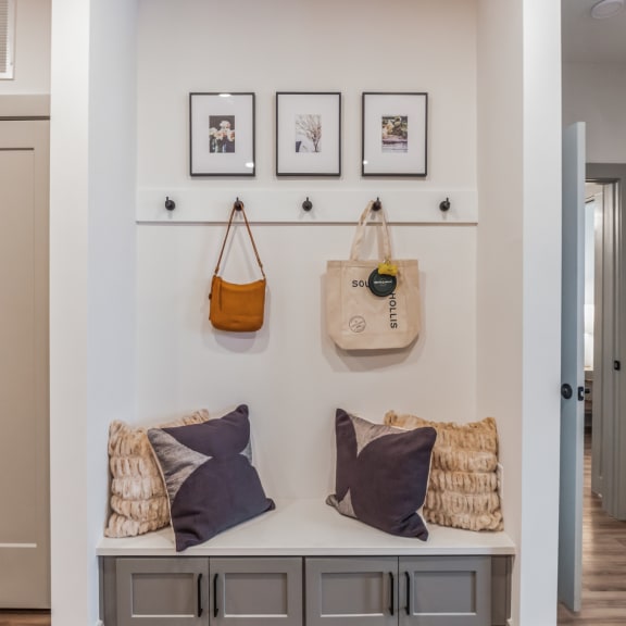 Entry Nook at South and Hollis, Charlotte, NC, 28209
