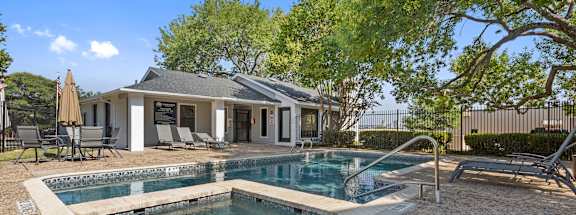 Hot Tub And Pool at Tradewinds, Windcrest, TX