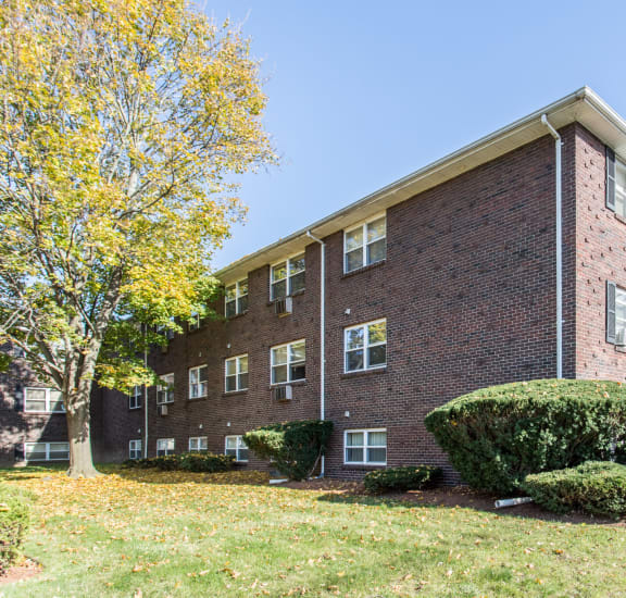 Hallmark village and northwood common apartments in lowell ma