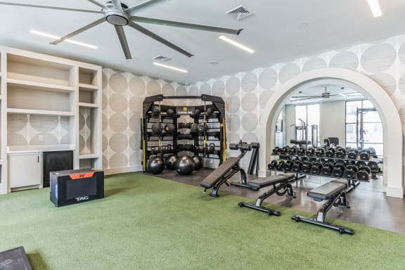 the gym at the preserve at green river apartments in green river