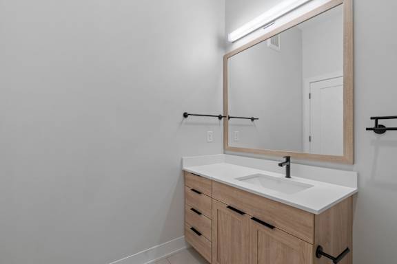 Bathroom with Modern Finishes