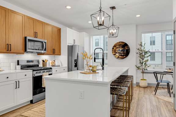 an open kitchen at Meridian at CityPlace, Woodbury, MN 55125