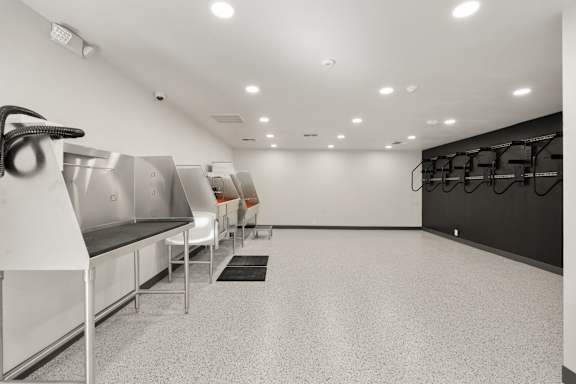 Pet Wash at AVIA Lofts on Parkway, Vancouver