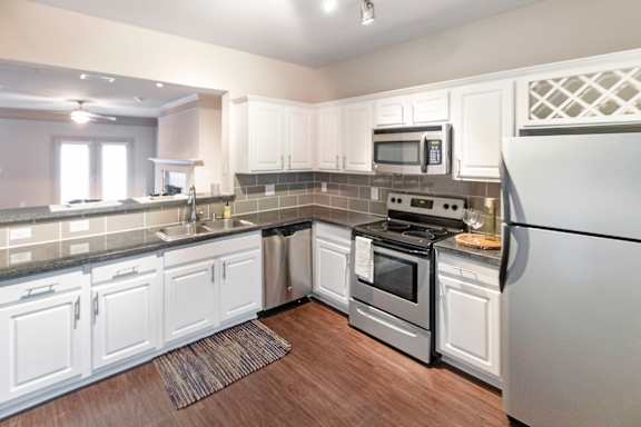 Modern Kitchen at The Brownstones, Dallas, TX