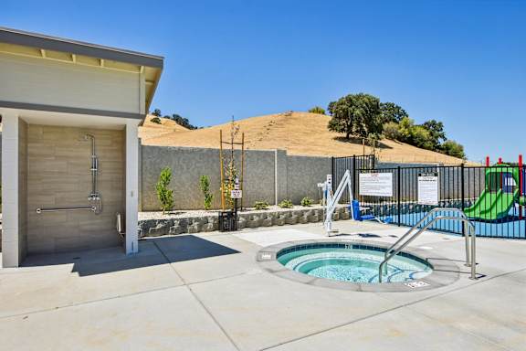 A Hot Tub at Montessa Apartments, California