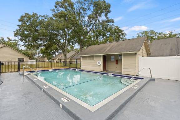 the preserve at ballantyne commons pool apartments