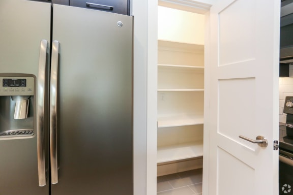 Austin apartment for rent with pantry