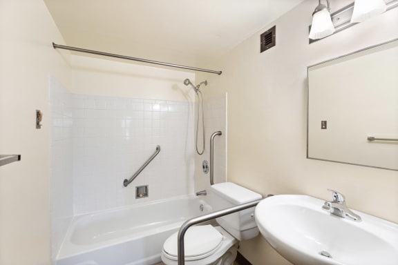 Bathroom in a 1 bedroom apartment at Santa Maria Apartments