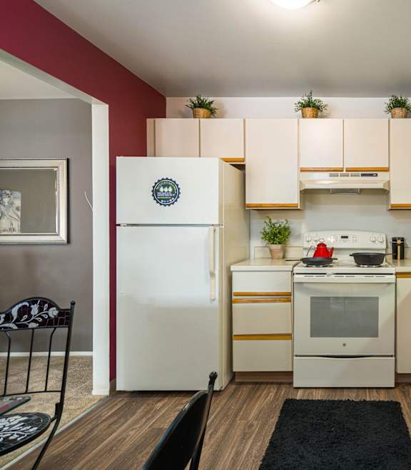 Dining Area at Park Lane Apartments, Michigan, 48033