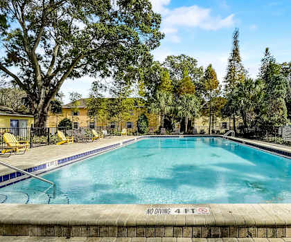 Swimming Pool at Fernwood Grove Apartments, Tampa, FL