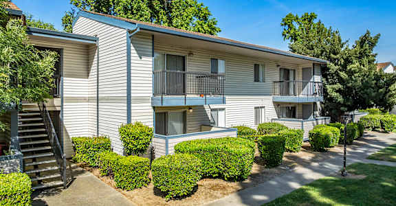 A sunny day at a residential apartment complex.